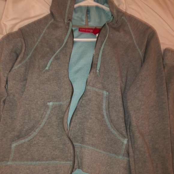 Grey and aqua activewear set - Picture 2 of 5